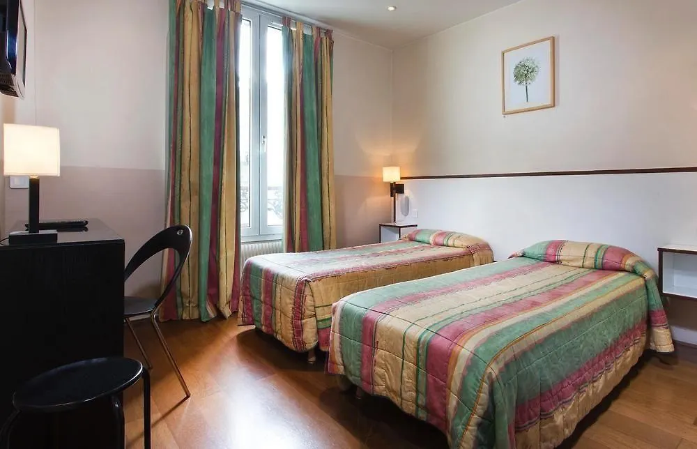 ***  Merryl Hotel Paris France