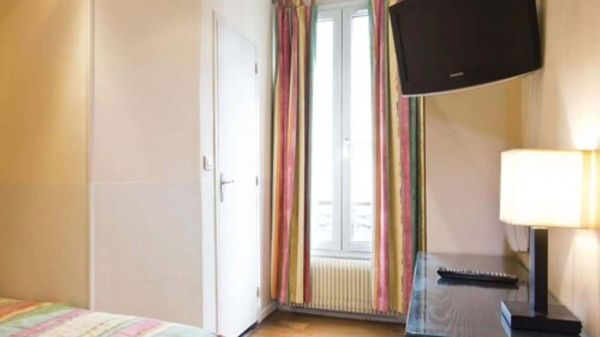 Merryl Hotel باريس