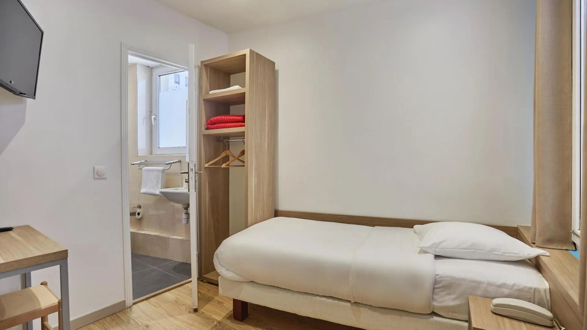 Merryl Hotel París 3*,